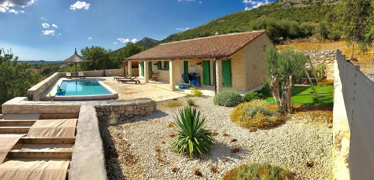 Villa Dule Pakostane 0*,  Croatia