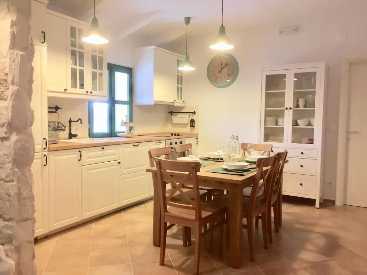Villa Dule Pakostane
