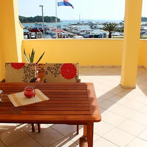 Apartmán Buco Seafront & Fastfood, Pakoštane